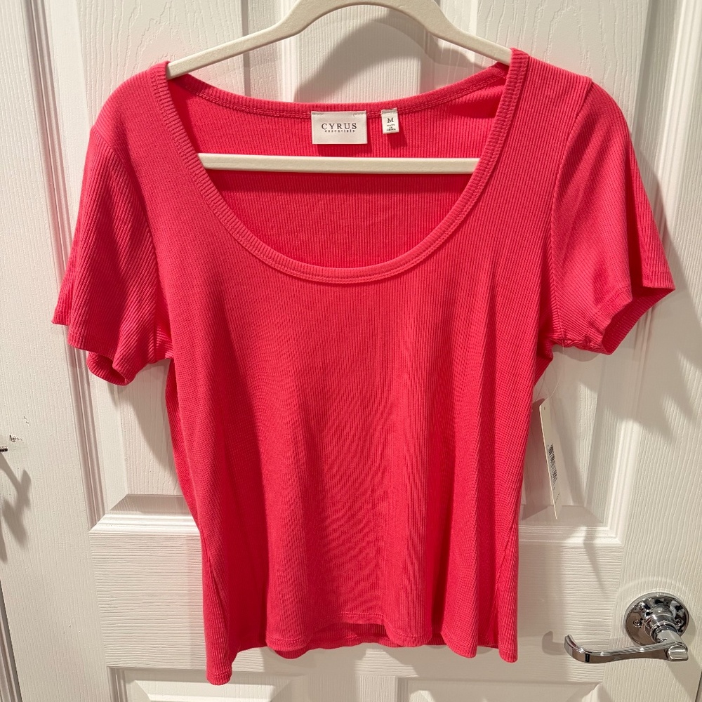 NWT Cyrus Essentials Scoop Neck Basic Ribbed Tee Hot Pink Size M